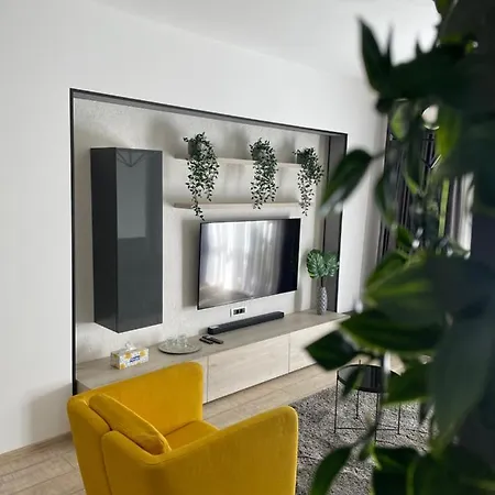 Chanttal Luxury - * Βουκουρέστι
