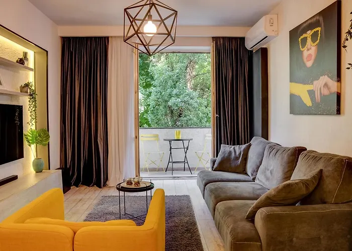 Chanttal Luxury -