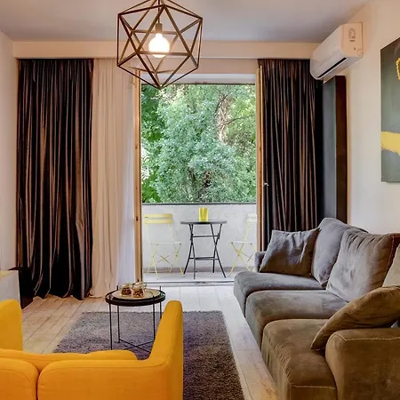 Chanttal Luxury -